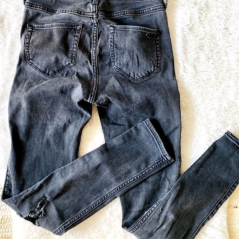 Hollister Grey Distressed High Rise Jean Leggings SZ 26 Factory Holes in Knees - Picture 2 of 5